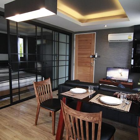 Bed and Breakfast S Bloc Saladaeng Бангкок Экстерьер фото